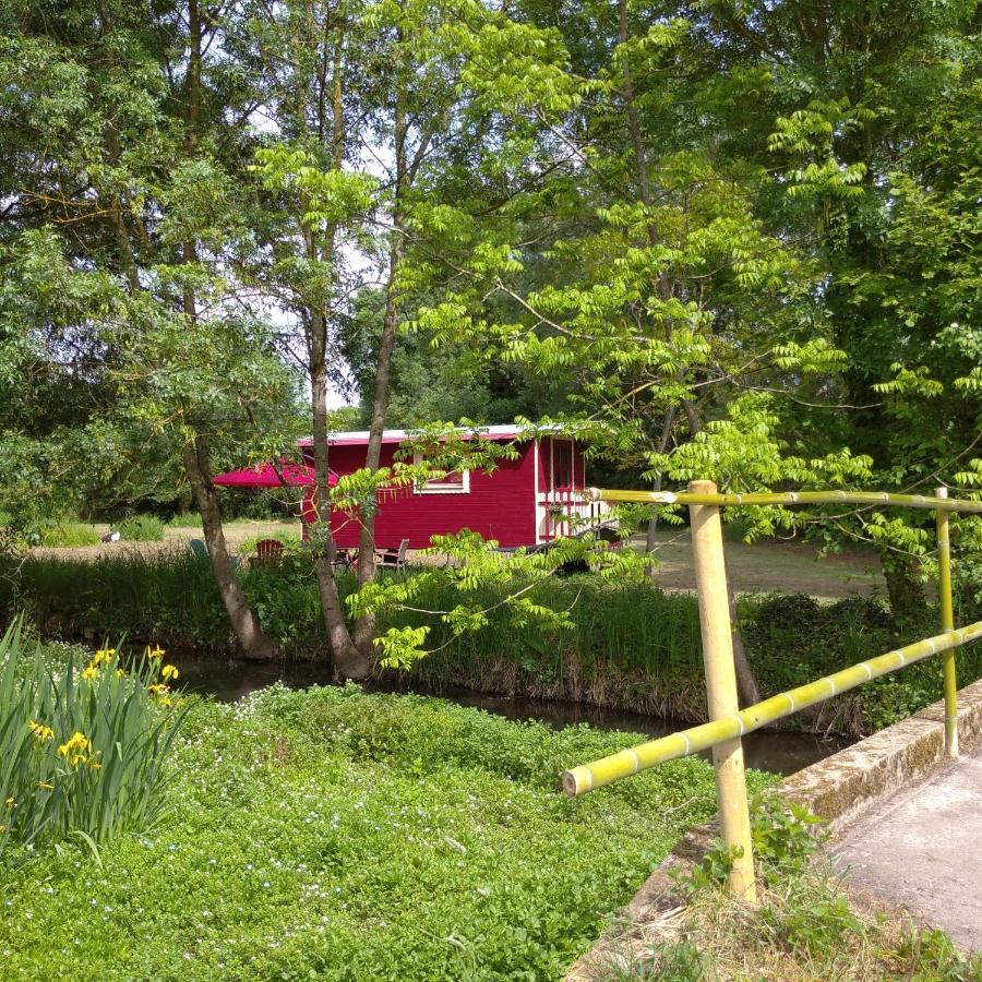 La Roulotte Du Moulin De Palet Villa Bauge-en-Anjou Luaran gambar